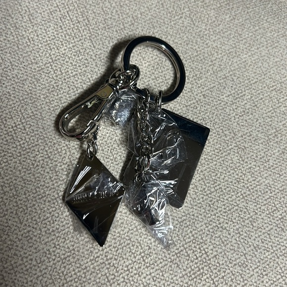 JIMMY CHOO Queen of Hearts Keychain Silver NWOT - Picture 7 of 7